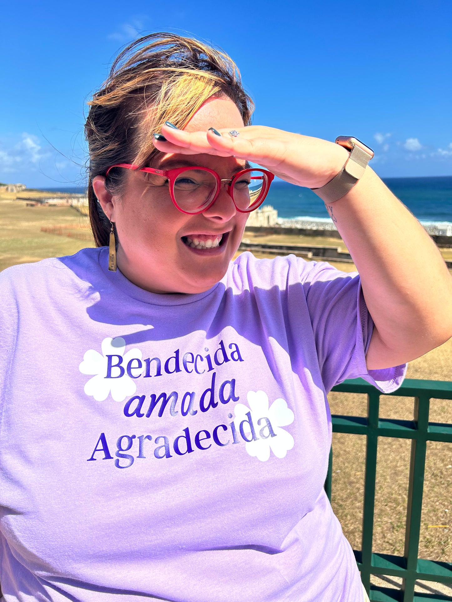 Camisa: “Bendecida, Amada, Agradecida”