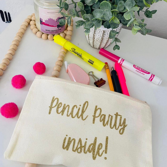 Cartuchera: “Pencil Party Inside.”