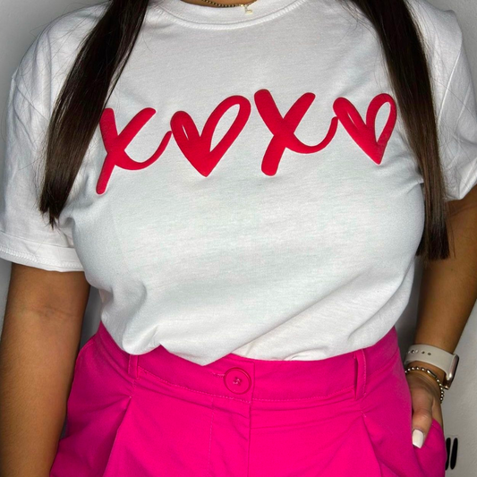 Camisa: “XOXO”