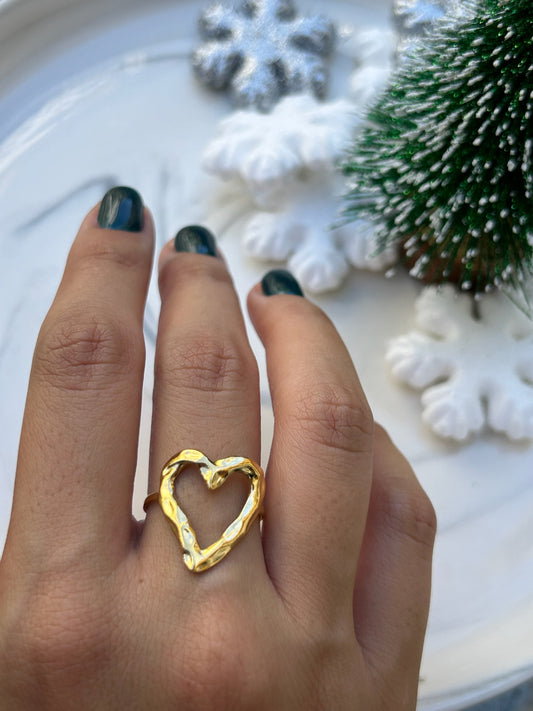 Gold Outline Heart Ring