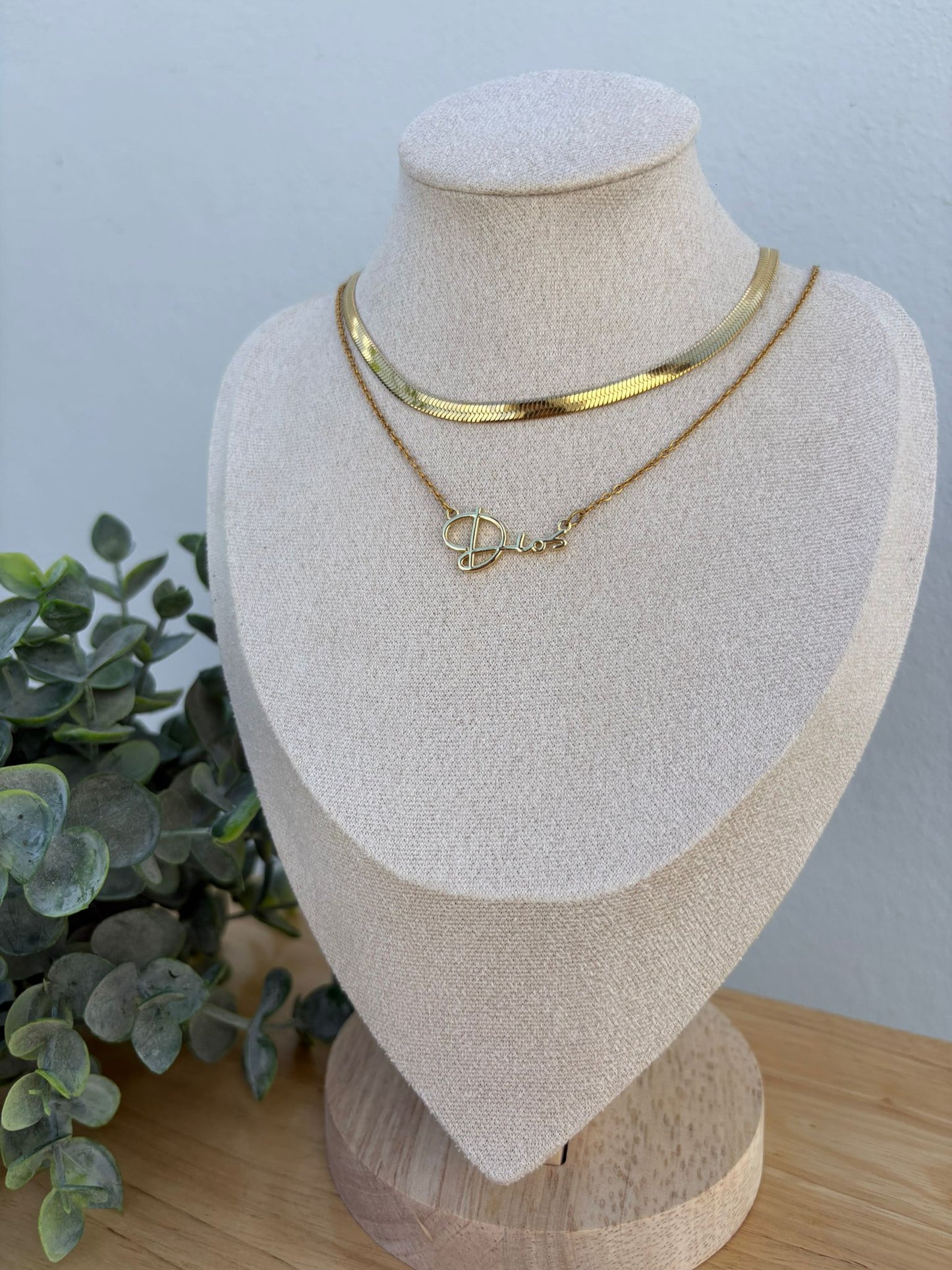 Dios Necklace